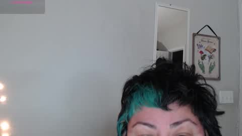 Snapshot of lucklucybbw chatting on February 16, 1:13 am lucklucybbw online show from February 16, 1:13 am