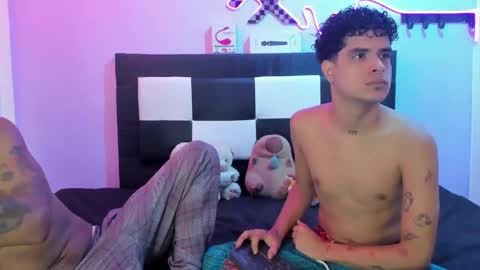 Snapshot of lucky_boys_x chatting on May 27, 2:03 pm Stven online show from May 27, 2:03 pm