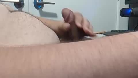 Snapshot of lucky_chance32 chatting on September 22, 4:14 am lucky_chance32 online show from September 22, 4:14 am