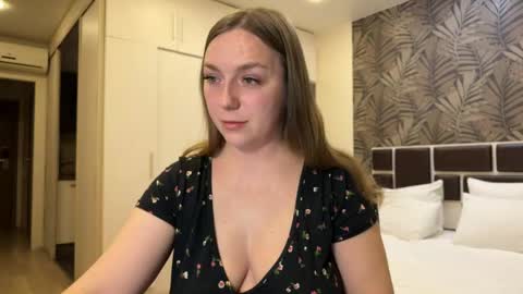 lucky_foryou_baby online show from March 20, 8:03 pm