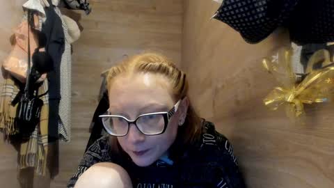 lucky_licky20 online show from January 5, 4:14 am