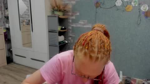 Snapshot of lucky_licky20 chatting on December 17, 1:55 am lucky_licky20 online show from December 17, 1:55 am