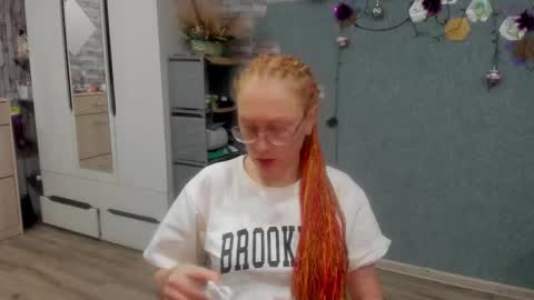 Snapshot of lucky_licky20 chatting on December 20, 2:07 am lucky_licky20 online show from December 20, 2:07 am