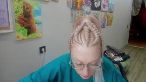 Snapshot of lucky_licky20 chatting on February 5, 3:44 am lucky_licky20 online show from February 5, 3:44 am