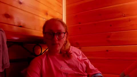 lucky_licky20 online show from July 18, 1:21 am