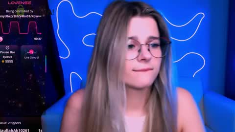 Mila Sweetheart online show from April 1, 8:06 pm