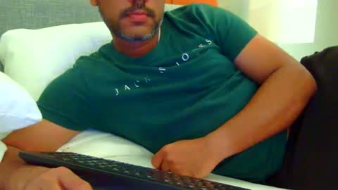 Snapshot of luckyfinalone chatting on October 5, 9:18 am luckyfinalone online show from October 5, 9:18 am