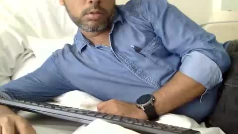 Snapshot of luckyfinalone chatting on November 3, 3:24 pm luckyfinalone online show from November 3, 3:24 pm