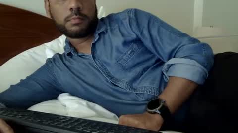 Snapshot of luckyfinalone chatting on November 19, 8:31 pm luckyfinalone online show from November 19, 8:31 pm