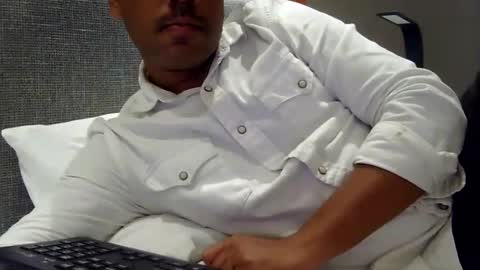 Snapshot of luckyfinalone chatting on May 30, 12:41 am luckyfinalone online show from May 30, 12:41 am