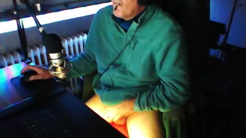 Snapshot of luckyfreak1 chatting on October 11, 5:50 am call me Stefan online show from October 11, 5:50 am