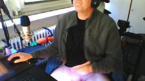 Snapshot of luckyfreak1 chatting on May 23, 8:07 am call me Stefan online show from May 23, 8:07 am