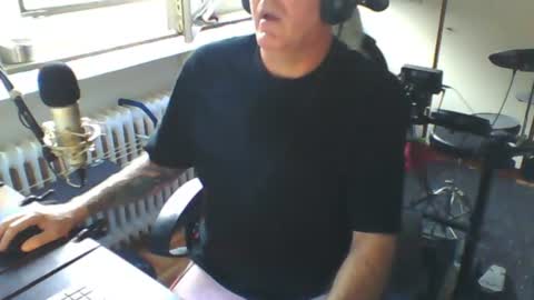        call me  Stefan online show from July 18, 5:17 pm