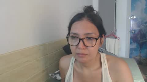 Snapshot of luckyisa chatting on October 15, 9:20 am angelisa online show from October 15, 9:20 am