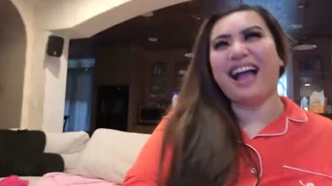 Snapshot of luckylee1992 chatting on December 3, 2:15 pm luckylee1992 online show from December 3, 2:15 pm