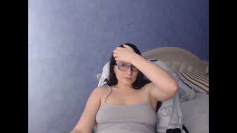 luckylinda23 online show from February 12, 7:02 pm