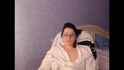 luckylinda23 online show from February 20, 4:36 pm