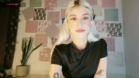 luckysapphire777 online show from March 30, 8:48 am