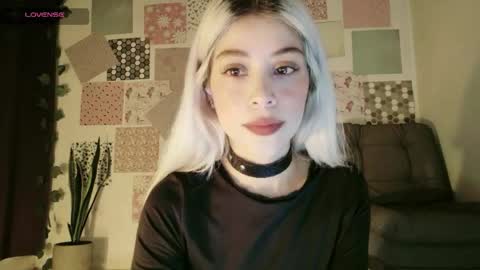 luckysapphire777 online show from May 15, 11:17 am