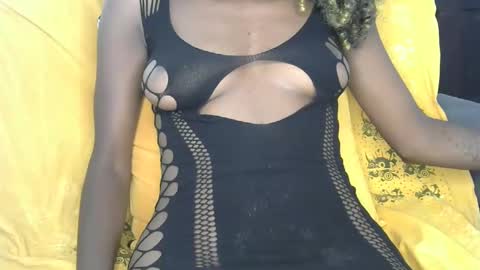 Snapshot of luckystar_19 chatting on December 21, 11:06 am luckystar_19 online show from December 21, 11:06 am