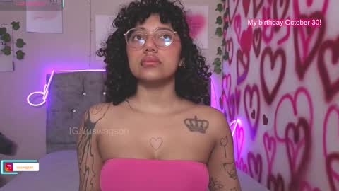 Snapshot of luckyswagson chatting on October 25, 5:15 am Luanis online show from October 25, 5:15 am