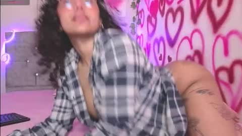 Snapshot of luckyswagson chatting on November 16, 3:12 am Luanis online show from November 16, 3:12 am