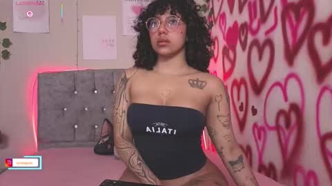 Snapshot of luckyswagson chatting on November 21, 5:17 am Luanis online show from November 21, 5:17 am