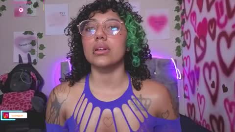 Luanis online show from February 4, 11:53 pm