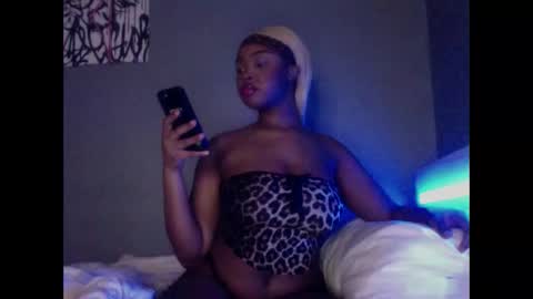 Snapshot of luckytonightx chatting on February 2, 12:09 am luckytonightx online show from February 2, 12:09 am