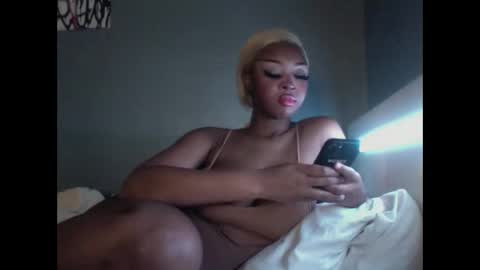 Snapshot of luckytonightx chatting on February 7, 5:55 am luckytonightx online show from February 7, 5:55 am