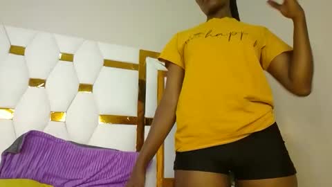 Snapshot of luckyy003 chatting on February 28, 11:45 pm brielle online show from February 28, 11:45 pm