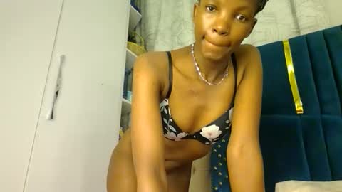 Snapshot of luckyy003 chatting on November 21, 7:12 pm brielle online show from November 21, 7:12 pm