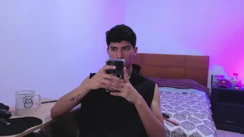 Lu Independent Model online show from April 5, 3:26 am