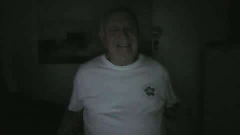 Snapshot of luclovestops chatting on October 27, 6:06 am Luclostops online show from October 27, 6:06 am