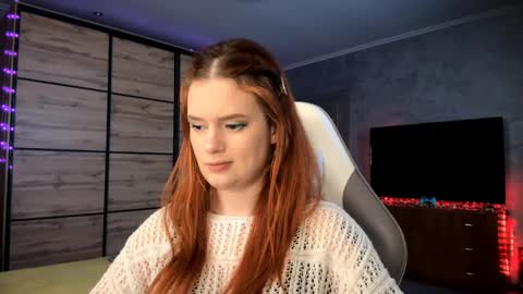 EmmaEmbers online show from April 3, 3:10 pm