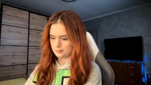 EmmaEmbers online show from April 5, 3:09 pm