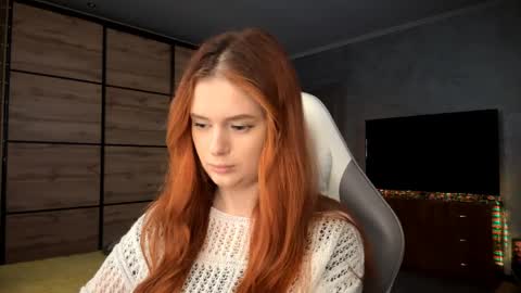 EmmaEmbers online show from April 7, 3:12 pm