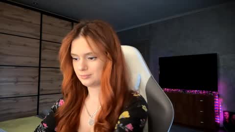 EmmaEmbers online show from April 8, 3:12 pm