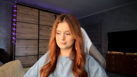 EmmaEmbers online show from April 9, 3:06 pm