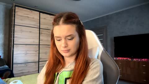 EmmaEmbers online show from April 14, 12:11 pm