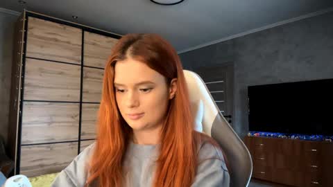 EmmaEmbers online show from April 16, 2:07 pm