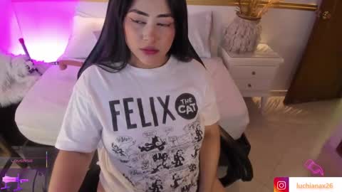 Snapshot of lucy266_ chatting on January 18, 8:31 am lucy online show from January 18, 8:31 am