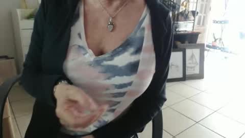 lucy_0000 online show from April 18, 4:33 pm