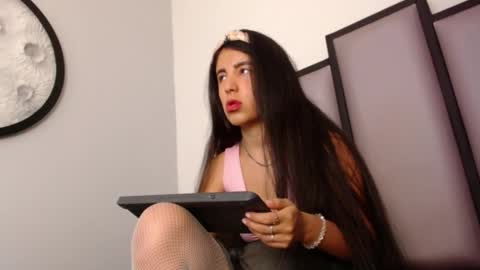   online show from November 12, 5:08 am