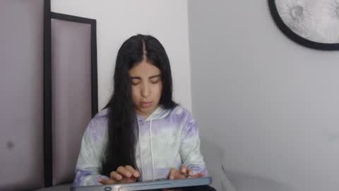   online show from November 26, 4:24 am