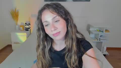 lucy__ray online show from December 5, 8:44 pm