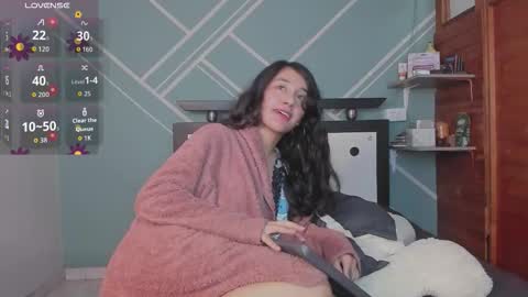 Snapshot of lucy_bluesea chatting on October 9, 12:41 am Lucy Herrera online show from October 9, 12:41 am