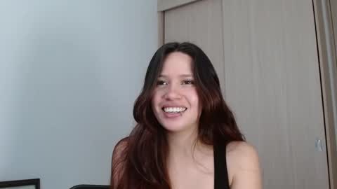 Snapshot of lucy_collins_g chatting on November 18, 8:46 pm Lucy online show from November 18, 8:46 pm