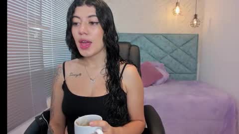 Snapshot of lucy_greys_ chatting on November 13, 11:09 am Lucy Greys online show from November 13, 11:09 am