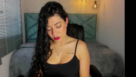 Snapshot of lucy_greys_ chatting on November 27, 11:56 am Lucy Greys online show from November 27, 11:56 am